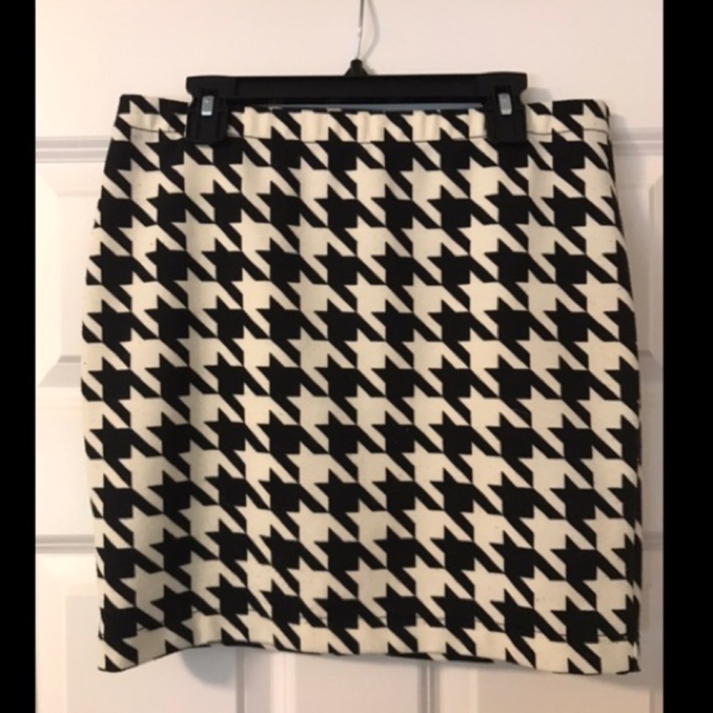 Houndstooth mini skirt
